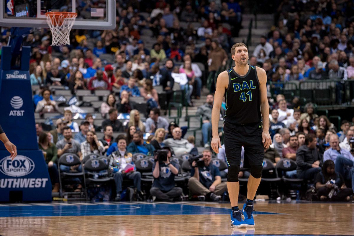 Dirk Nowitzki được mời tham dự cuộc thi ném 3 điểm ở NBA All-Star 2019: Cử chỉ đẹp tri ân lão tướng Dirk Nowitzki được mời tham dự cuộc thi ném 3 điểm ở NBA All-Star 2019: Cử chỉ đẹp tri ân lão tướng
